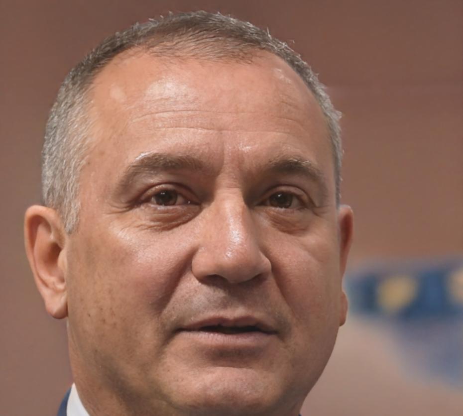 Portrait of Linus Van Houten, financial markets specialist